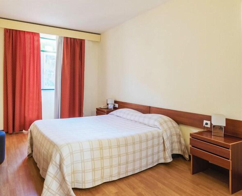 Hotel Dos Cavaleiros Torres Novas Buitenkant foto