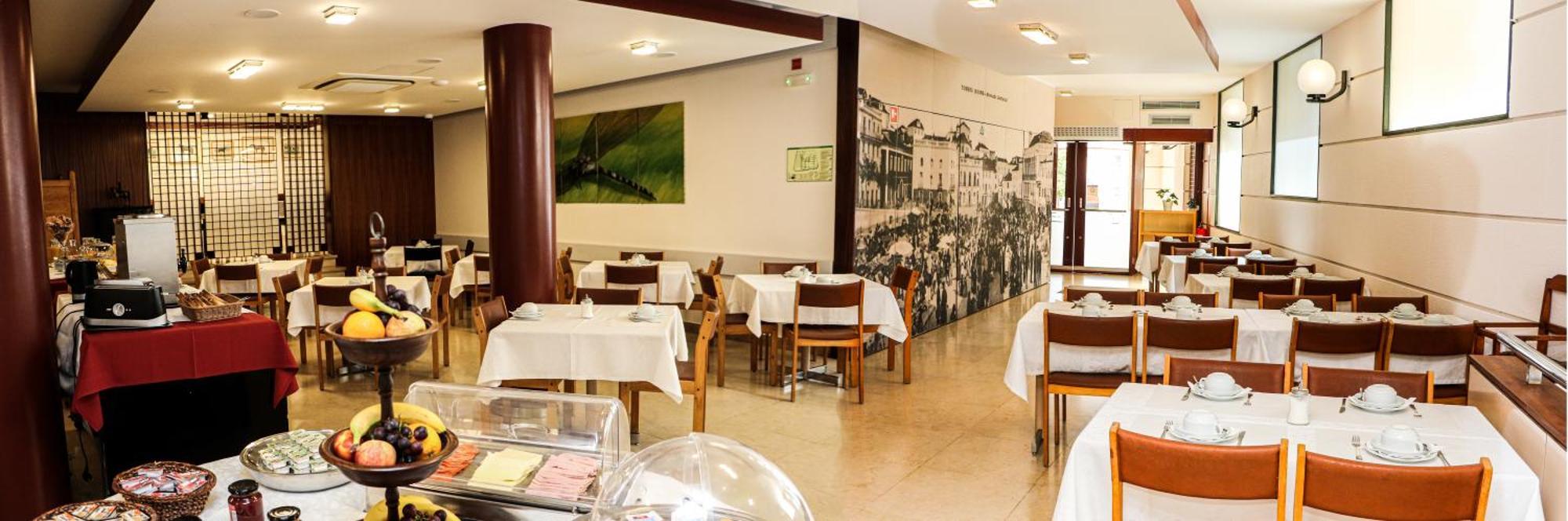 Hotel Dos Cavaleiros Torres Novas Buitenkant foto