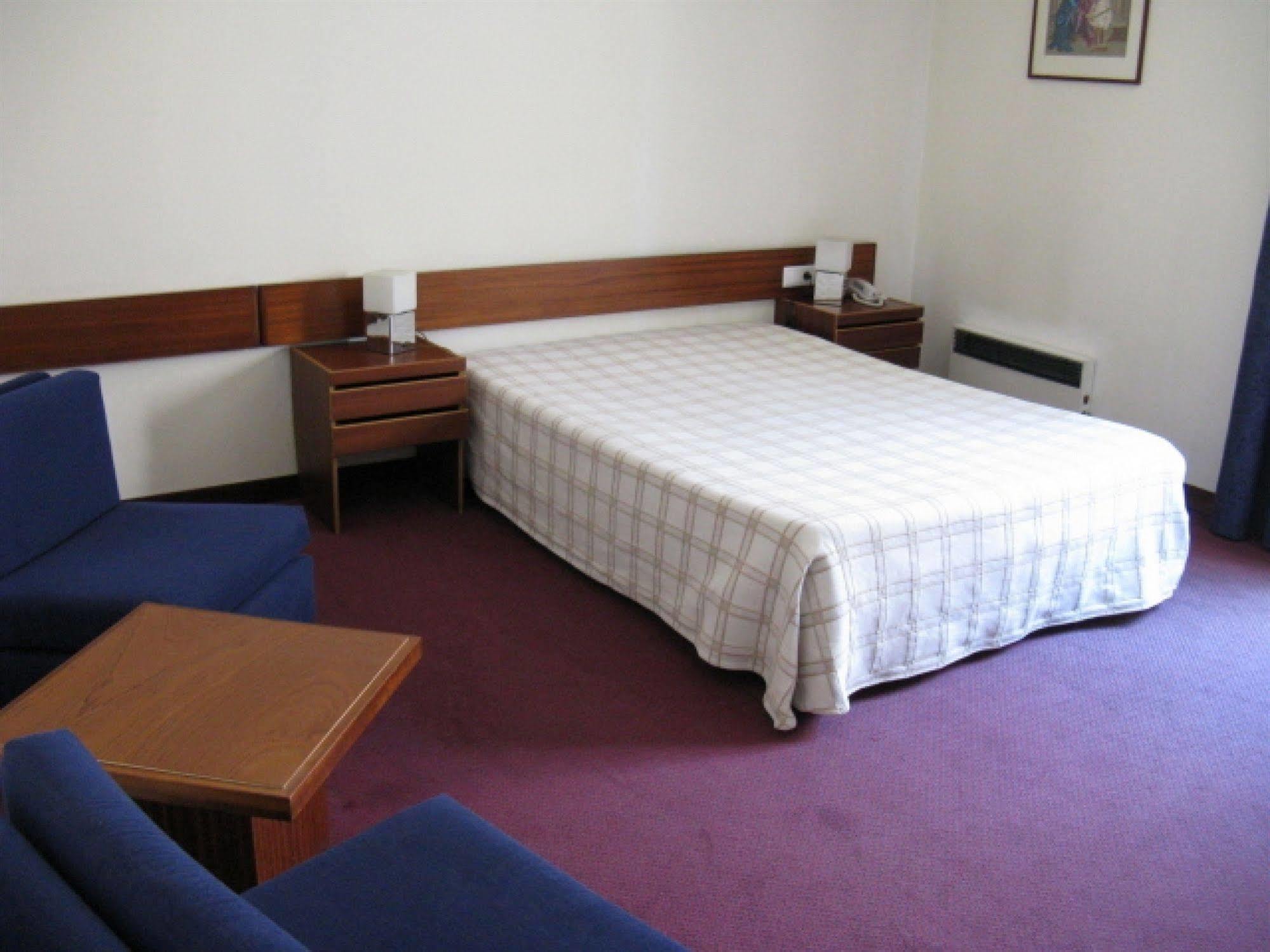 Hotel Dos Cavaleiros Torres Novas Buitenkant foto
